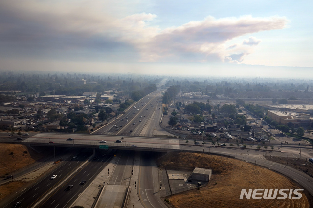 [캘리포니아=AP/뉴시스] 미국 실리콘밸리의 주택난을 해결하기 위해 IT업계 투자자들이 비밀리에 1조 원 상당의 땅을 매입해 왔다고 미국 뉴욕타임스가 28일(현지시간) 전했다. 사진은 캘리포니아 실리콘밸리 전경. 2023.08.29.