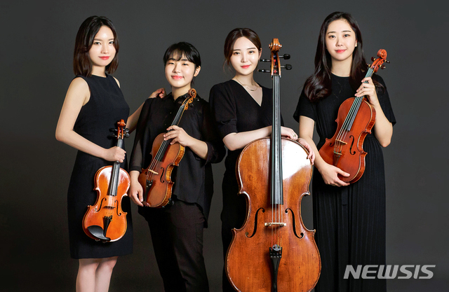 [광주=뉴시스] = 광주문화재단은 22일 오후 7시30분 빛고을아트스페이스 5층 소공연장에서 '리베르 콰르텟' 현악 연주회 공연을 선보인다고 20일 밝혔다. (사진=광주문화재단 제공). photo@newsis.com