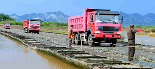 [서울=뉴시스] 북한 조립교. 2020.08.25. (사진=노동신문 캡처)