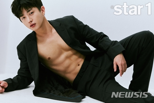 [서울=뉴시스] 배우 김민석. (사진 = 매거진 '앳스타일' 9월 호) photo@newsis.com