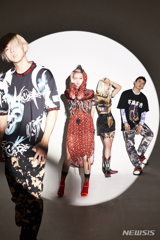 [서울=뉴시스]혼성그룹 '카드(KARD)'. (사진=DSP미디어 제공) 2020.08.26 photo@newsis.com