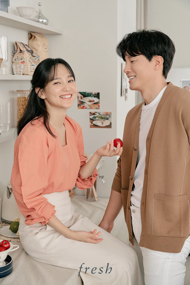 프레쉬, 윤승아·김무열과 '콤부차 에센스' 캠페인