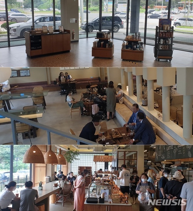 정부의 사회적 거리두기 2.5단계 시행 첫날, 매장에서 음료 등을 마실 수 없도록 제한이 적용되는 프렌차이즈형 카페 스타벅스(위)의 내부는 테이블이 모두 사라진 상태인 반면, 제한을 받지 않는 개인이 운영하는 카페 등은 여전히 이용자들로 붐비고 있다.&nbsp; 