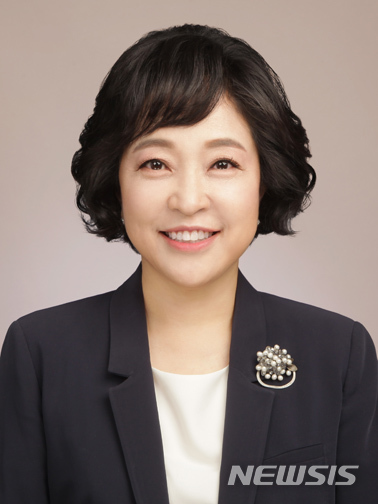 [서울=뉴시스] 한국심리학회는 장은진 침례신학대 상담심리학과 교수가 지난달 27일 50대 회장으로 취임했다고 1일 밝혔다.(사진 한국심리학회 제공). 2020.9.1