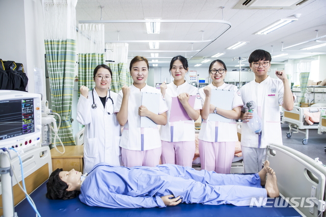[부산=뉴시스] 동서대학교(총장 장제국)는 간호학과가 한국간호교육평가원이 시행한 2020년 상반기 간호교육인증평가에서 '간호학 학사학위프로그램 5년 인증'을 획득했다고 2일 밝혔다. (사진=동서대 제공)