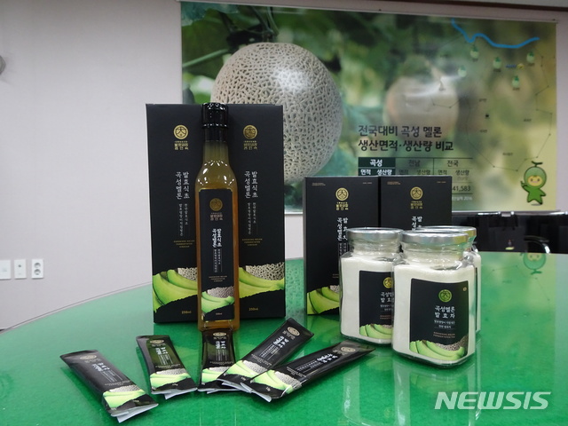 곡성멜론 발효차와 발효식초. (사진=곡성군 제공)