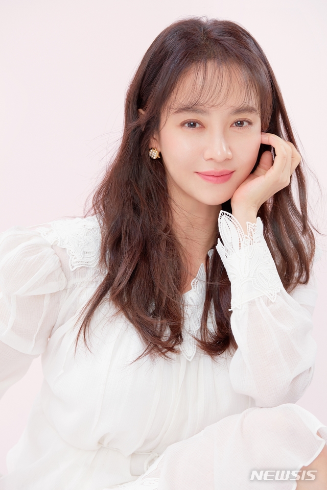 [서울=뉴시스]배우 송지효. (사진=크리에이티브 그룹 아이엔지 제공) 2020.09.03. photo@newsis.com