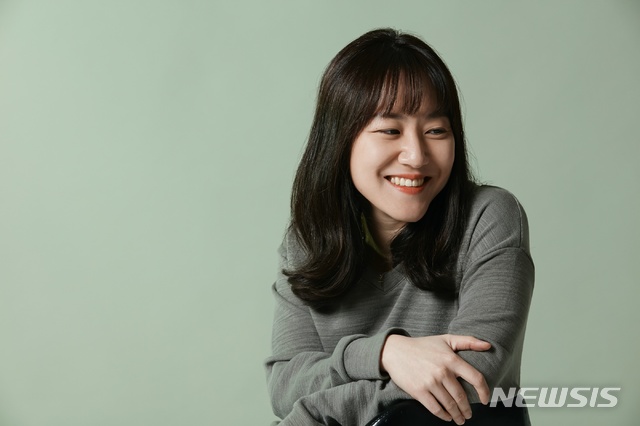 [서울=뉴시스] MBC 시네마틱드라마 '에스에프에잇(SF8)'의 '블링크'를 연출한 한가람 감독. (사진 = MBC, 수필름, DGK 제공) photo@newsis.com