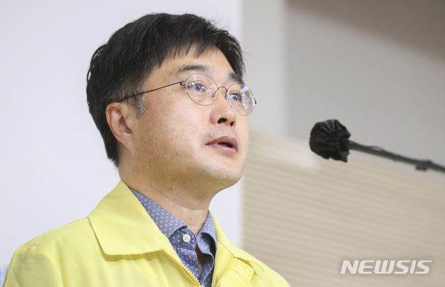 [서울=뉴시스]윤태호 중앙사고수습본부 방역총괄반장이 7일 세종시 정부세종청사에서 신종 코로나바이러스 감염증(코로나19) 관련 정례브리핑을 하고 있다. (사진=보건복지부 제공) 2020.09.07.&nbsp; photo@newsis.com