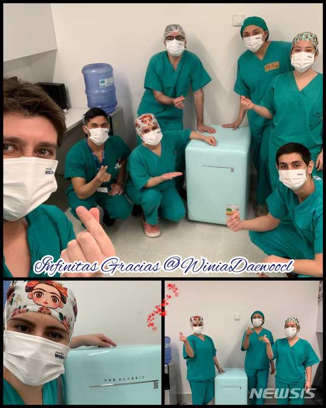 [서울=뉴시스] 위니아 냉장고를 전달받은 칠레 의료진의 SNS 포스팅 (제공=위니아대우)