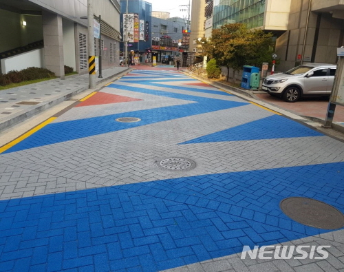 [서울=뉴시스] 서울 마포구 상암동 보행환경개선지구 조성. (사진=마포구 제공) 2020.09.08. photo@newsis.com 