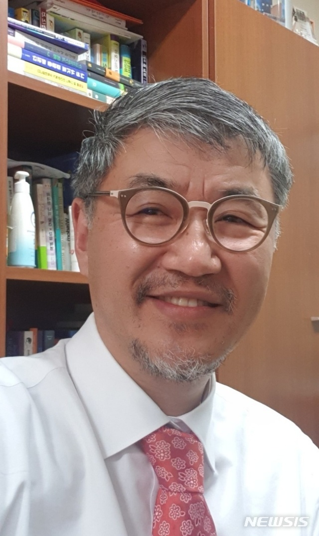[서울=뉴시스]채정호 가톨릭대 의대 정신건강의학과 교수. 2020.09.08. (사진=채 교수 제공) photo@newsis.com 