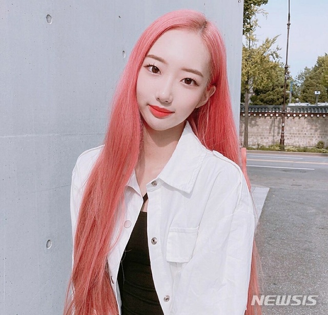 [서울=뉴시스] 그룹 '아이러브' 출신 신민아 (사진 = SNS) 2020.09.09. photo@newsis.com