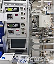 [대전=뉴시스] 이산화탄소로부터 '프로필렌 카보네이트' 합성을 위한 연속 반응기.