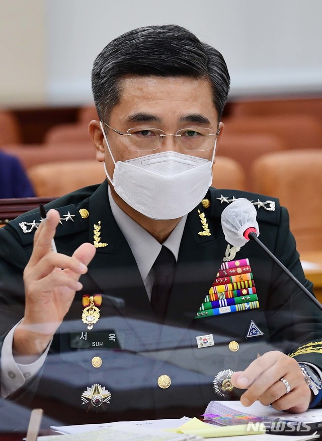 [서울=뉴시스]최동준 기자 = 서욱 국방장관 후보자가 16일 국회 국방위원회 전체회의에서 열린 인사청문회에서 의원들의 질의에 답변하고 있다. (공동취재사진) 2020.09.16.&nbsp; photo@newsis.com