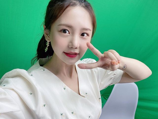 [서울=뉴시스] 가수 송하예. (사진 = 송하예 인스타그램) photo@newsis.com