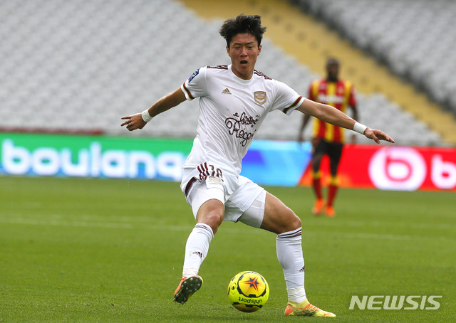 [랑스=AP/뉴시스] 황의조가 4경기 연속 선발 출전했으나, 골 사냥엔 실패했다. 2020.09.19.