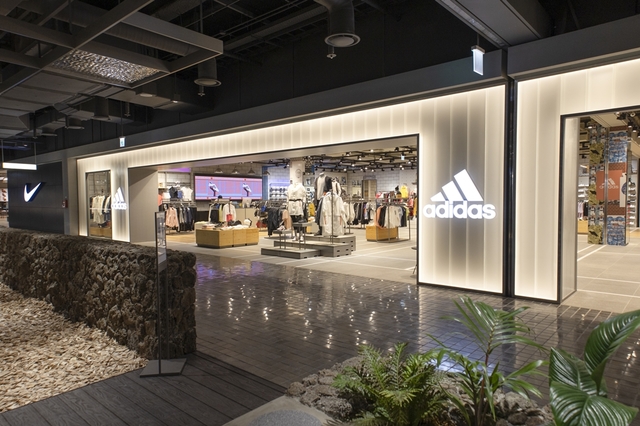 MZ세대 공략 이젠 필수…현대백 중동점 유플렉스 새단장