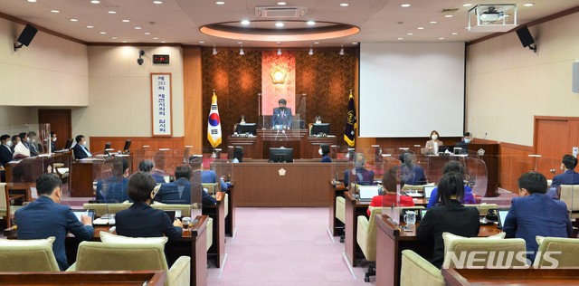 올해부터 제천 저소득층 노인 보행기 구입비 지원