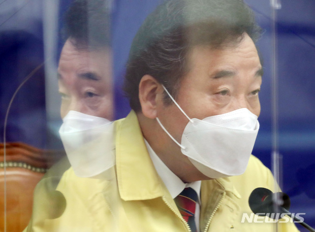 [서울=뉴시스]김선웅 기자 = 이낙연 더불어민주당 대표가 23일 오전 서울 여의도 국회에서 열린 최고위원회의에 참석해 발언하고 있다.(공동취재사진)2020.09.23. photo@newsis.com