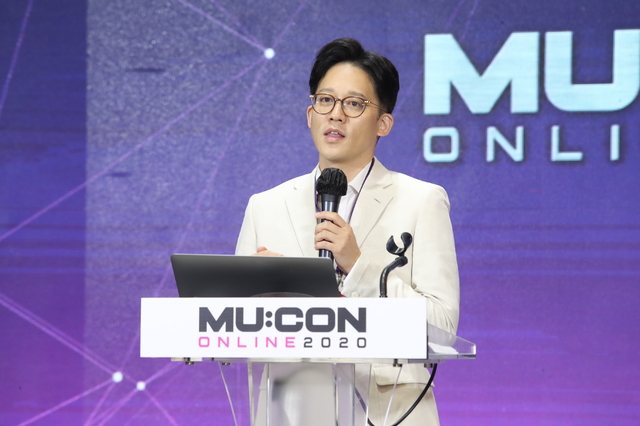 [서울=뉴시스] '뮤콘 기조연설' SM엔터테인먼트 이성수 대표이사. 2020.09.25. (사진 = 한국콘텐츠진흥원 제공) photo@newsis.com 