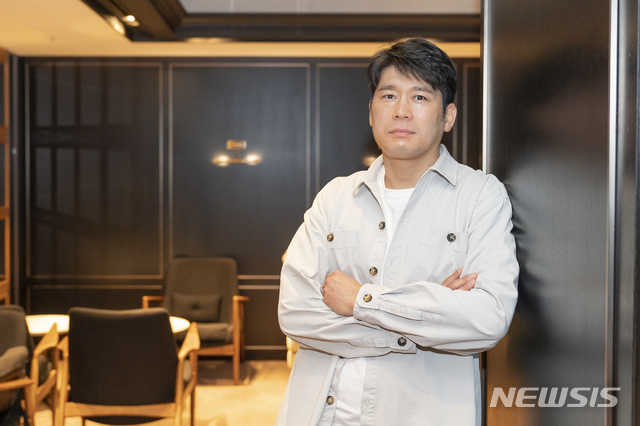 [서울=뉴시스] 영화 '담보'를 연출한 강대규 감독. (사진=CJ엔터테인먼트 제공)