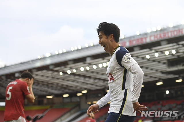 [맨체스터=AP/뉴시스] 부상에서 돌아온 손흥민(28)이 맨유전서 2골 1도움으로 펄펄 날았다. 2020.10.04.