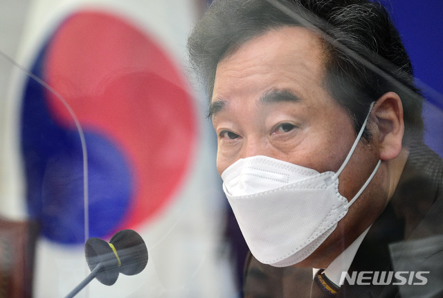 [서울=뉴시스] 최동준 기자 = 이낙연 더불어민주당 대표 가 6일 서울 여의도 국회에서 열린 코로나19 극복을 위한 문화예술계 긴급 현안 간담회에서 발언을 하고 있다. (공동취재사진) 2020.10.06.&nbsp; photo@newsis.com
