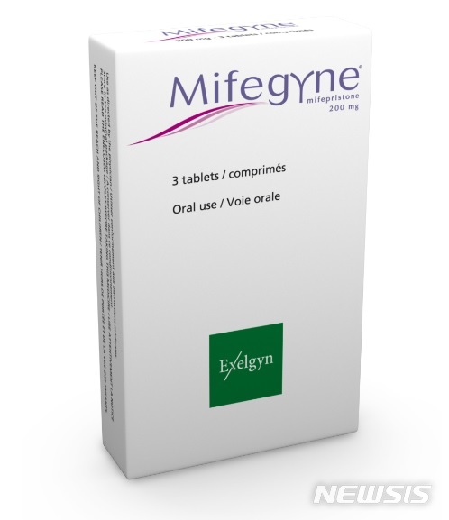 [서울=뉴시스] 이른바 '먹는 낙태약'인 미프진(Mifegyne). 현재 미국 이외의 지역에서 미프진 판매의 판권을 갖고 있는 엑셀긴(Exelgyn) 공식 홈페이지에 미프진에 대한 정보가 게재돼있다. (사진=엑셀긴 홈페이지 화면 캡쳐). 2020.10.07.