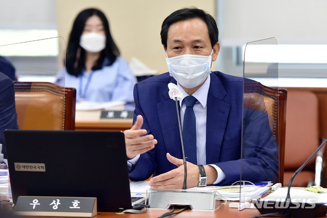 [서울=뉴시스] 최동준 기자 =  우상호 더불어민주당 의원. (공동취재사진) 2020.10.07. photo@newsis.com