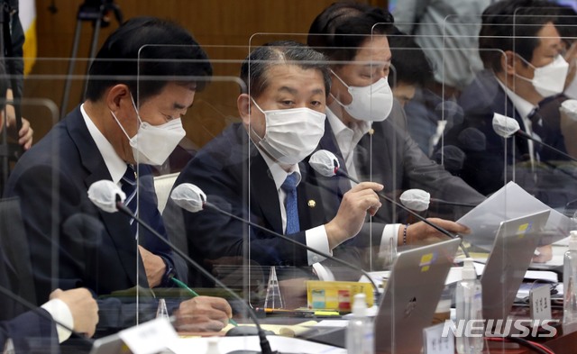 [서울=뉴시스] 김병주 더불어민주당 의원. (사진=국방일보 제공) 2020.10.07. photo@newsis.com