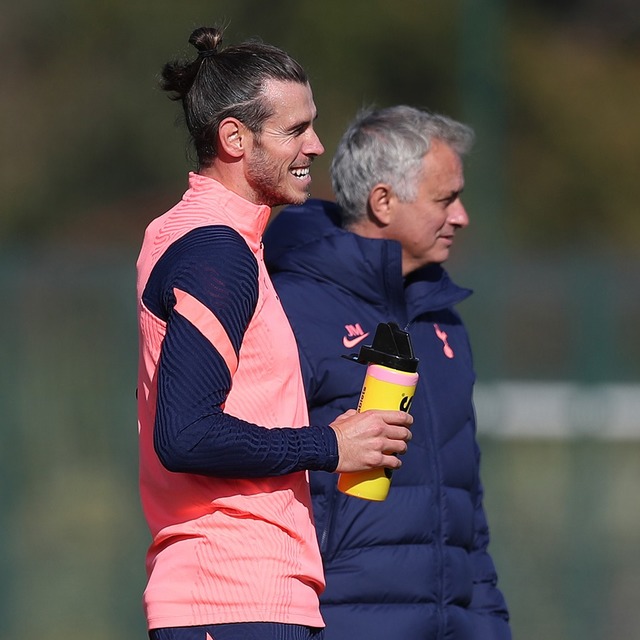 [서울=뉴시스] 가레스 베일과 주제 무리뉴 토트넘 홋스퍼 감독. (캡처=토트넘 홋스퍼 소셜미디어)