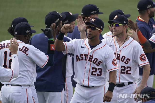 [휴스턴=AP/뉴시스] 휴스턴 애스트로스는 9일(한국시간) 미국 캘리포니아주 로스앤젤레스의 다저스타디움에서 열린 메이저리그(MLB) 아메리칸리그 디비전시리즈(ALDS) 4차전 오클랜드 애슬레틱스와의 경기에서 11-6으로 승리, 리그 챔피언십시리즈 무대에 올랐다.