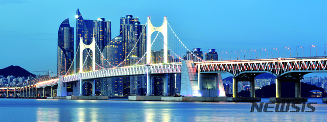 [부산=뉴시스] 부산 광안대고 야경 모습. (사진= 부산관광공사 제공)