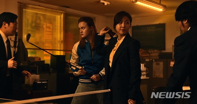 [서울=뉴시스]배우 하지원이 한미 공동제작 '드라마월드' 시즌2에 출연한다. (사진='드라마 월드 시즌 2' 제공) 2020.10.12. photo@newsis.com