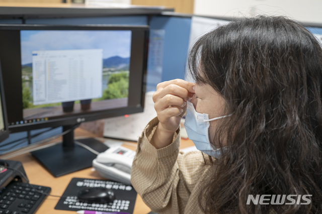 [서울=뉴시스] 국내 바이오 기업들이 20~40대에 주로 발생하는 퇴행성 뇌질환 다발성 경화증 치료제 개발에 속도를 내고 있다. (사진=뉴시스 DB) photo@newsis.com 