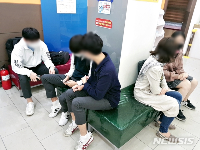 [대구=뉴시스]병원에서 독감 예방접종을 위해 대기하고 있는 모습이다. 뉴시스DB. 2025.01.02. photo@newsis.com