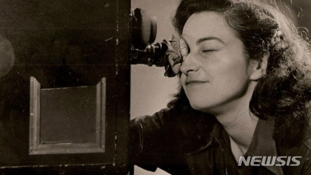 [서울=뉴시스] 다큐멘터리 '우먼 메이크 필름: 영화사가 잊은 영화들' 스틸. (사진=왓챠 제공)