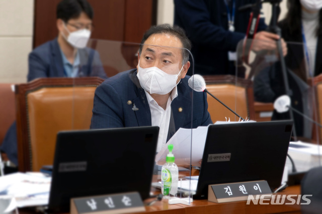 [목포=뉴시스] 더불어민주당 김원이 국회의원. (사진=김원이 국회의원실 제공) 2020.10.20. photo@newsis.com