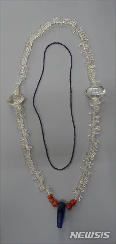 [창원=뉴시스] 김해 양동리 322호분 출토 가야시대 목걸이.(사진=경남도 제공)