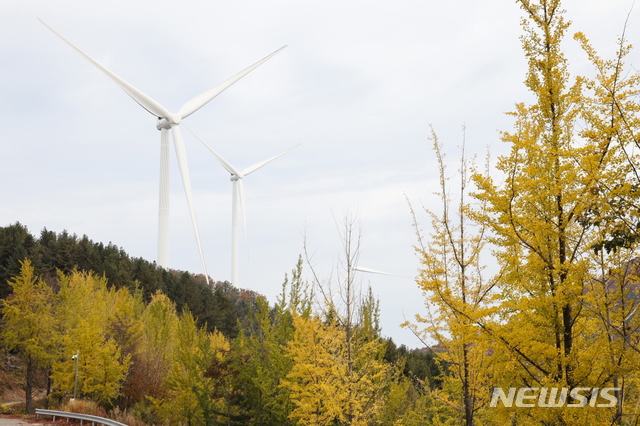[세종=뉴시스]청송노래산풍력발전단지. (사진=한국수력원자력 제공)