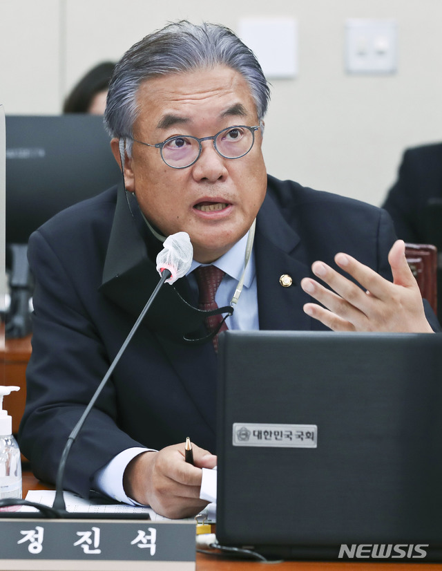 [서울=뉴시스] 최동준 기자 = 정진석 국민의힘 의원. (공동취재사진) 2020.10.21. photo@newsis.com