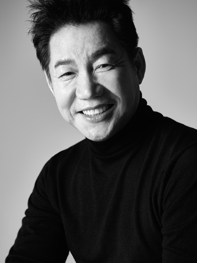 [서울=뉴시스] 모노드라마 '콘트라바쓰'에 출연하는 박상원. 2020.10.22. (사진 = 박앤남공연제작소·H&H PLAY 제공) photo@newsis.com 