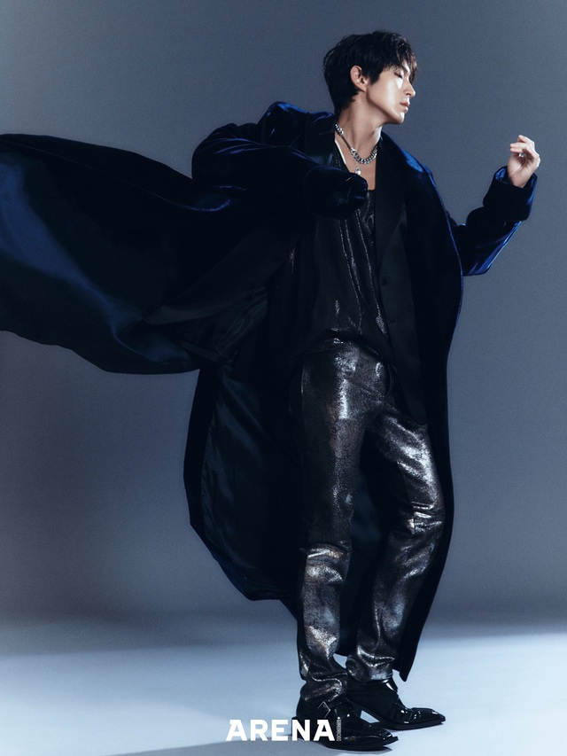 [서울=뉴시스] 배우 이준기 화보 (사진 = 아레나 옴므 플러스) 2020.10.22. photo@newsis.com