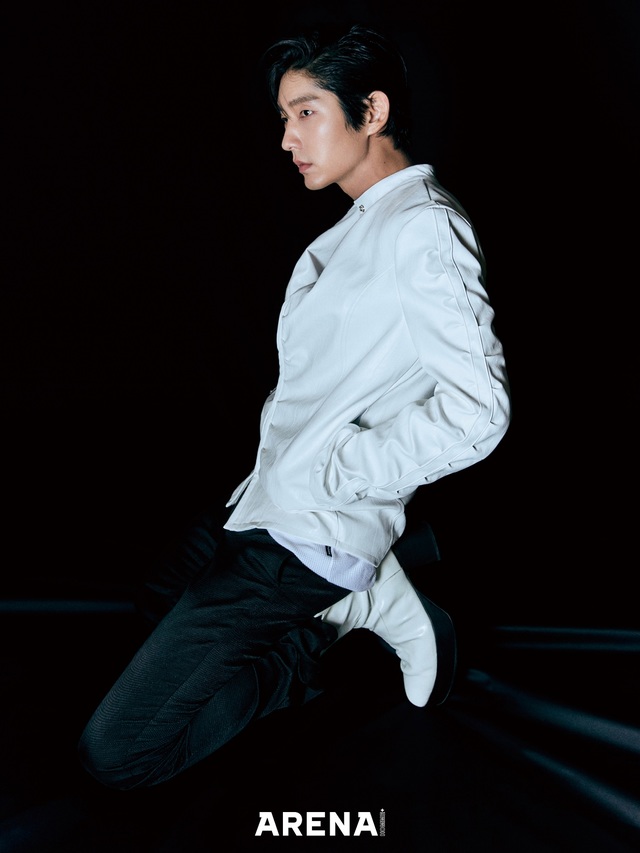 [서울=뉴시스] 배우 이준기 화보 (사진 = 아레나 옴므 플러스) 2020.10.22. photo@newsis.com