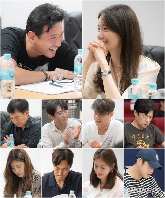 [서울=뉴시스]JTBC 새 금토극 '허쉬' 대본 리딩 현장. (사진=키이스트·JTBC스튜디오 제공) 2020.10.22. photo@newsis.com