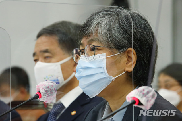 [서울=뉴시스] 최동준 기자 = 정은경 질병관리청장이 22일 서울 여의도 국회에서 열린 보건복지위원회 종합감사에서 질의에 답변하고 있다. (공동취재사진) 2020.10.22.  photo@newsis.com