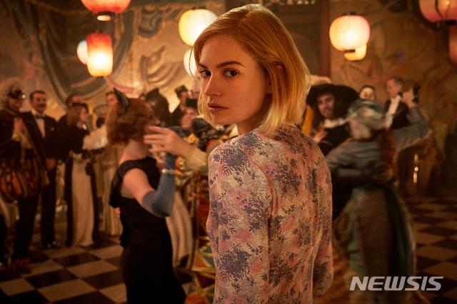 [서울=뉴시스] 영화 '레베카' 스틸. (사진=넷플릭스 제공)