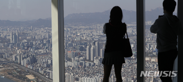 집값 상승 일조…부동산 쓸어담는 외국인 규제 어쩌나