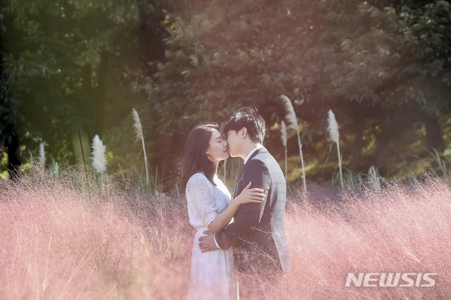 [서울=뉴시스]웨딩 스냅사진 이벤트 예스데이(대구이월드)(사진=한국관광공사 제공)2020.10.26 photo@newsis.com